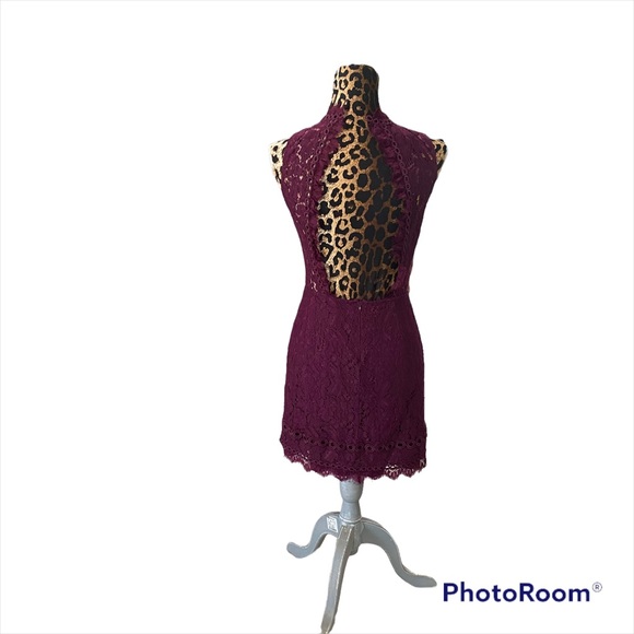 Free People X Saylor Burgundy Cherie Bodycon Lace Mini Dress Sz S MISSING BUTTON - Picture 2 of 11